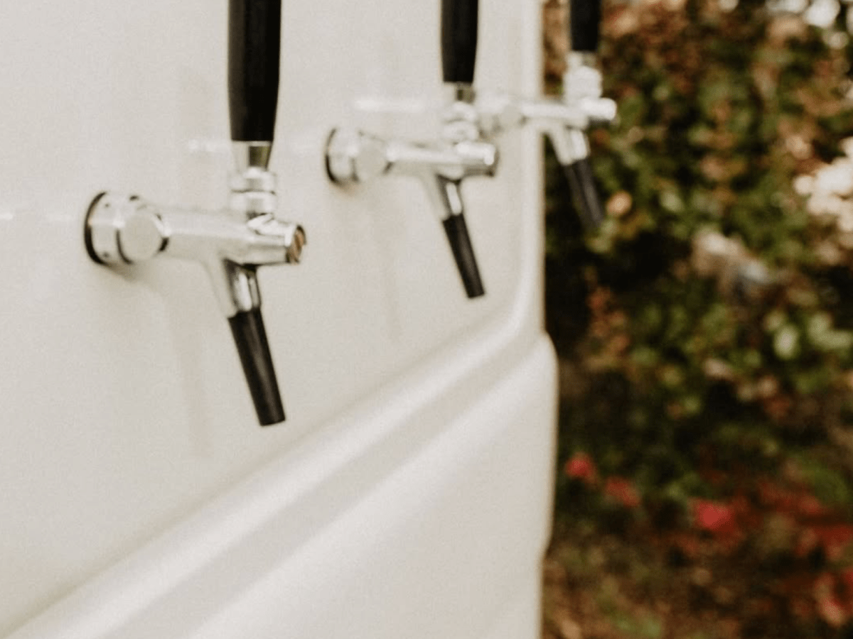 4 Roues à Boire : Le bar itinérant qui fait pétiller vos événements&nbsp;!